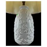 LARGE FLORAL CERAMIC TABLE LAMP