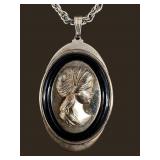 VINTAGE AVON GOLD TONE CAMEO PENDANT W CHAIN