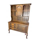 OAK QUEEN ANNE WELCH CUPBOARD