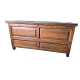 18TH CENT. PINE PEGGED BLANKET BOX