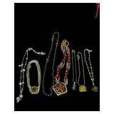 LOT OF 7 COSTUME JEWELRY NECKLACES