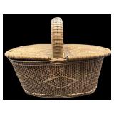 TIGHTLY WOVEN WICKER PICNIC BASKET