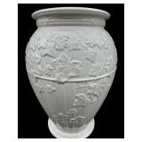 LARGE WEDGWOOD PORCELAIN CLASSIC GARDEN VASE