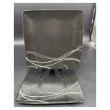 LOT OF 2 SQUARE PORCELAIN DINNER PLATES