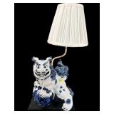 ORIENTAL PORCELAIN BLUE AND WHITE FOO DOG TABLE