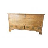 18TH CENT. PINE DOVETAILED BLANKET BOX