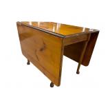 PINE QUEEN ANNE DROP LEAF DINING TABLE