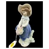 LLADRO PRETTY PICKINGS GIRL WITH FLOWERS FIGURINE