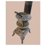 LEADER CAST IRON MINIATURE POT BELLY STOVE