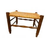 WALNUT SHAKER STYLE STOOL