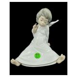 LLADRO ANGEL WONDERING PORCELAIN FIGURINE