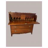 19TH CENT. MAHOGANY BUTLERS CHEST