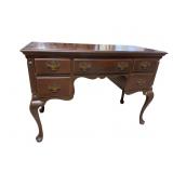 MAHOGANY QUEEN ANNE LOWBOY VANITY
