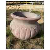 LARGE POTTERY PLANTER