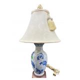 BLUE AND WHITE ORIENTAL VASE LAMP
