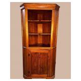 EARLY 19TH CENT. PEGGED PINE OPEN CORNER CABINET