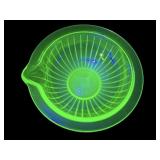 ANCHOR HOCKING URANIUM RIBBED BATTER BOWL