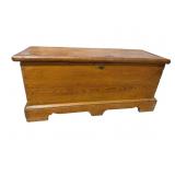 19TH CENT. PINE DOVETAILED BLANKET BOX