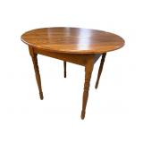ROUND OAK PEGGED TABLE