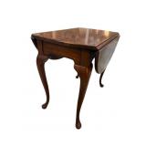 MAHOGANY QUEEN ANNE DROP LEAF END TABLE