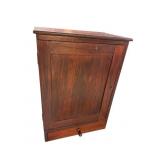19TH CENT. WALNUT HANGING CUPBOARD