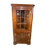 HENKEL HARRIS SOLID MAHOGANY 9 PAIN CORNER CABINET