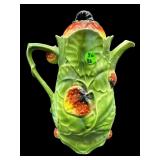 UNSIGNED ROYAL BAYREUTH STRAWBERRY TEAPOT