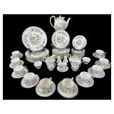 69 PC OF ROYAL AYNSLEY ï¿½PEMBROKEï¿½ CHINA