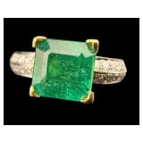 18K NATURAL GREEN EMERALD & DIAMOND RING