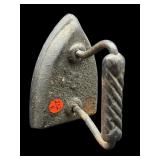 ANTIQUE CAST IRON SAD IRON