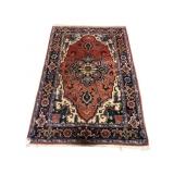 7 FT 1 IN X 4 FT 1 IN HANDMADE RUG