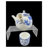 2 PC BLUE AND WHITE PORCELAIN TEAPOT AND CUP