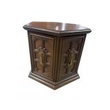 HECTOGON SHAPE 1 DOOR COMMODE