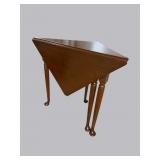 SOLID WALNUT QUEEN ANNE CORNER NAPKIN TABLE