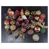LARGE LOT OF QUALITY CHRISTMAS ORNAMENTS