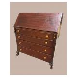 MAHOGANY CHIPPENDALE SLANT FRONT DESK