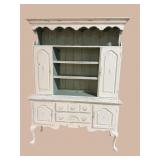THOMASVILLE QUEEN ANNE DISTRESSED PAINTED HUTCH