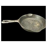 ANTIQUE GRISWOLD #3 CAST IRON SKILLET