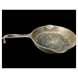ANTIQUE GRISWOLD #3 CAST IRON SKILLET