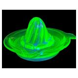 URANIUM GREEN DEPRESSION CITRUS REAMER