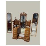 EXCEPTIONAL OAK TRI-FOLDING CHEVELLE VANITY