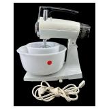 SUNBEAM MIXMASTER ELECTRIC MIXER WITH 2 BOWLS AND