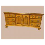 THOMASVILLE OAK DRESSER