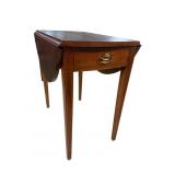 SOLID MAHOGANY PENCIL INLAID PEMBROKE TABLE