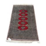 5 FT 5 IN X 3 FT 3 IN HANDMADE BOKHARA RUG