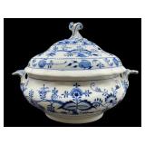MEISSEN BLUE ONION LARGE COVERED DISH