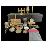LARGE LOT OF BRASS AND METAL DECORATIVE ITEMS