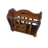 PINE MAGAZINE RACK