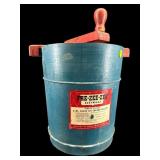 VINTAGE SEARS ROEBUCK 2 QT ICE CREAM FREEZER