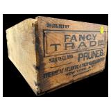 ANTIQUE FANCY TRAID BRAND WOODEN PRUNE CRATE